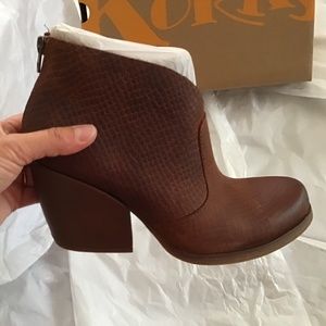 NIB Korks Brown Snake Gemini Ankle Booties